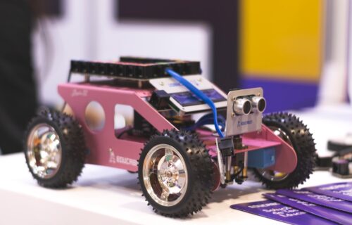 fcc import block - pink car toy