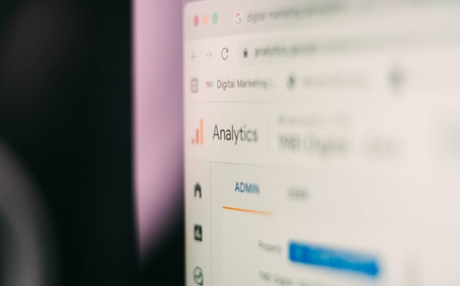 fenics fx options - a close up of a computer screen with a blurry background